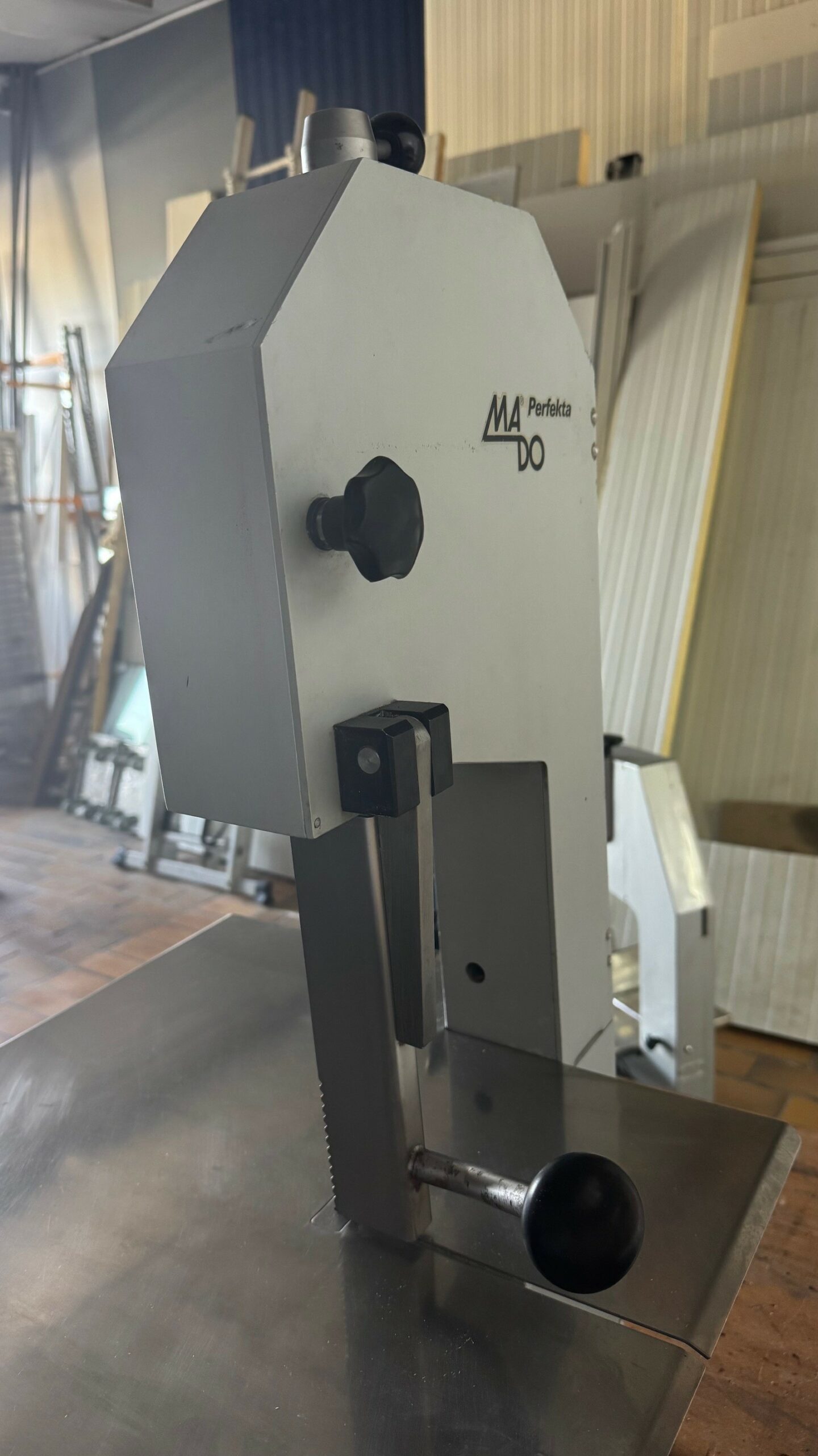 Saintonge Matériel Scie à os MADO MKB 648 reconditionnée 400V