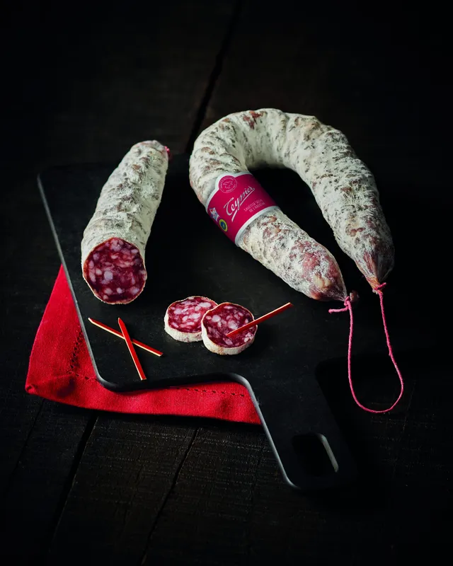 Teyssier Les saucissons authentiques Saucisse Sèche Courbée Ardèche IGP