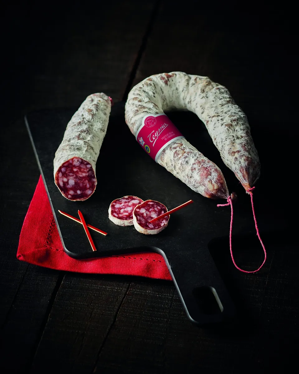 Teyssier Les saucissons authentiques Saucisse Sèche Courbée Ardèche IGP