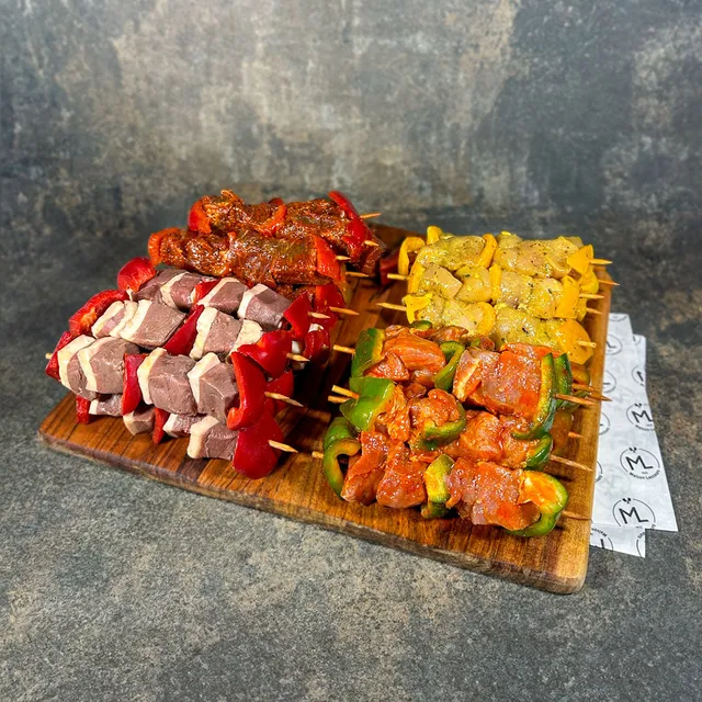 Maison Lascours Colis de l'Été Brochettes marinées 16 pièces barbecue