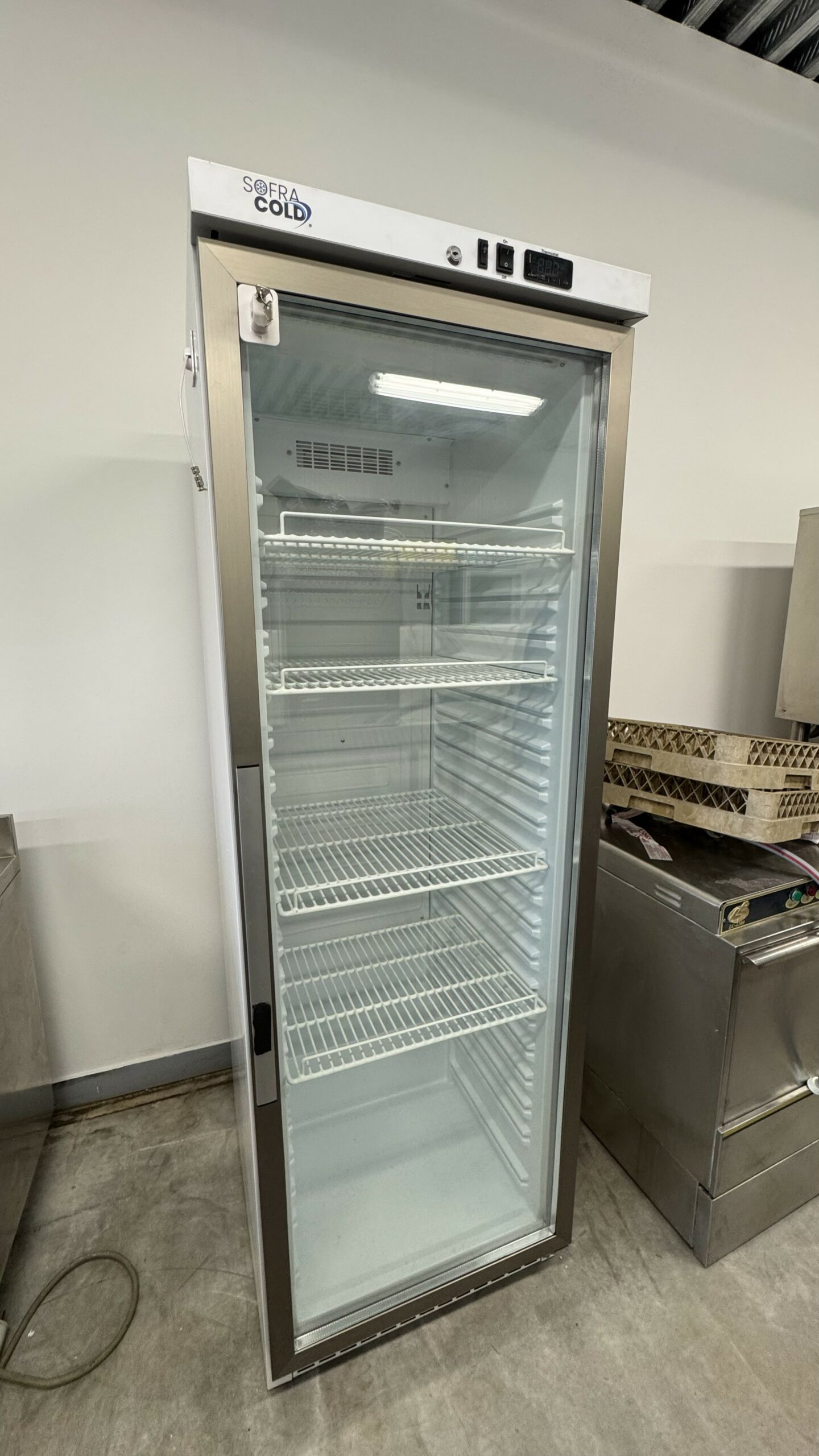 Sofra Cold AE401PV vitrine réfrigérée 400 L 626x745x1865
