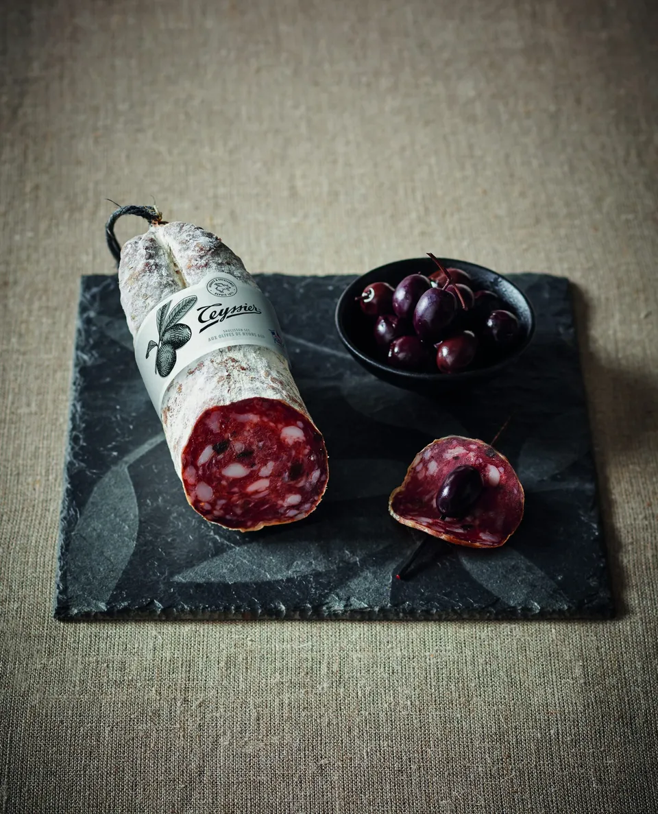 Teyssier Les saucissons saveurs Saucisson Olives de Nyons AOP saucisson